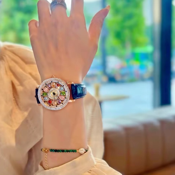Luxury Rotating Petal Flower Dial Diamond Crystal Watch main image 9